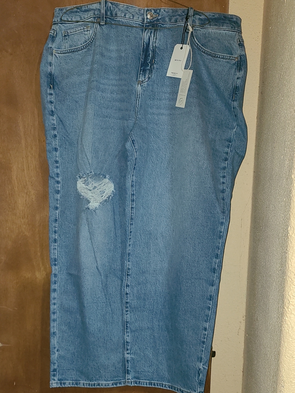 Forever 21 Light Blue Straight Leg Women's Jeans with Distressed Knee